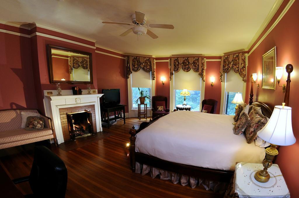 The Oliver Inn South Bend Exterior photo
